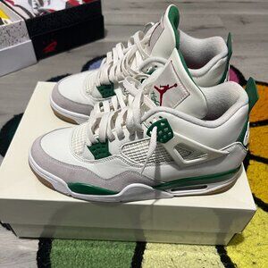 "Pine Green Jordan 4 Retro"